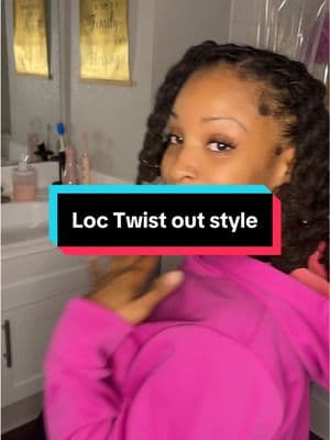 My sis @LifeOfZee inspired me to do something to this head 😂☺️🫶🏾🫶🏾🫶🏾 #reshintheflesh #locs #locstyles #loctwistout #jumbotwist 