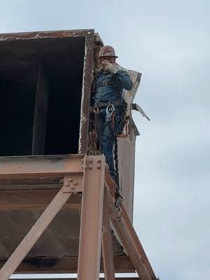 Big boy picks while walking the iron #iykyk #fyp #bluecollar #planttrash #daboys #trump #refinery #ironwork #riggerlife #