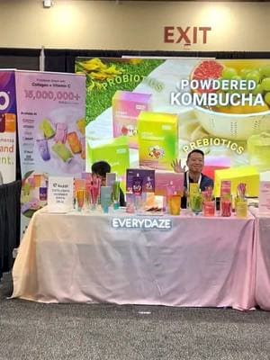 Come with us to the KeHE Summer Show in Phoenix, Arizona 🌵! We had an amazing time sharing EVERYDAZE with buyers, trying the best products, and soaking in all the good vibes ☀️! Thank you for having us KeHE until next time 👋💖! #kehesummershow #konjacjelly #collagenjellystick #powderedkombucha #kombucha 