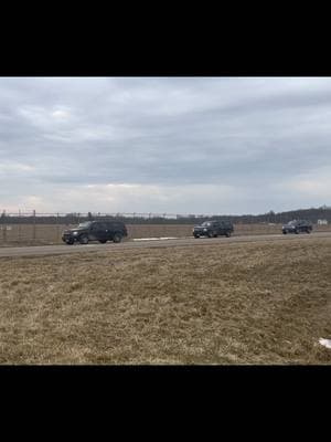 JD Vance + motorcade heading back to KYNG to board AF2 back to Andrews AFB! #fyp #motorcade #america #president #jdvance #usaf #wow #worldwide #vance 