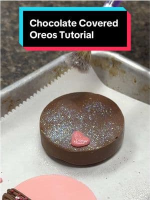 Chocolate Covered Oreos Tutorial 🍪🍫❤️ #oreos #ValentinesDay #chocolatecoveredoreos #valentinesdaytreats  #gourmetgoodies 