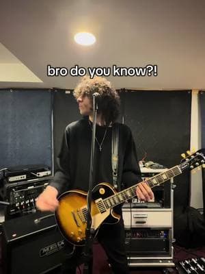 no one knows - @Queens of the Stone Age #queensofthestoneage #qotsa #joshhomme #davegrohl #rockmusic #rockmusictiktok #bandsoftiktok #guitaristsoftiktok #drummersoftiktok #nooneknows 