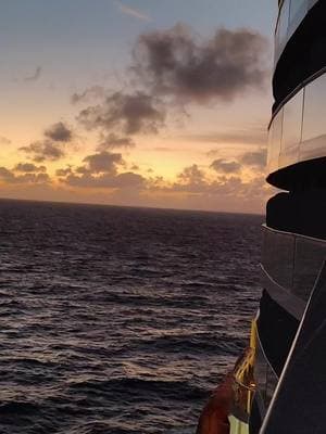 Absolutely BEAUTIFUL ##sunrise #thepurplepattyexperience #carnivalcelebration #purplepatty #travelprenuer #daddysbaby #hewilldoanythingforme #carnivalcruise #ocean #oceanview #SUNRISE 