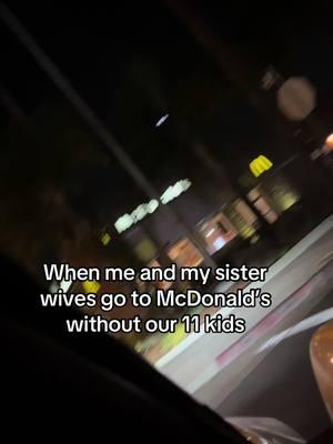 Grandma said we got an hour 🏃🏻‍♀️🏃🏻‍♀️🏃🏼‍♀️🏃🏻‍♀️🏃🏻‍♀️  #poly #sisterwives #fivewives #polyfamily #polygny #mcdonalds 