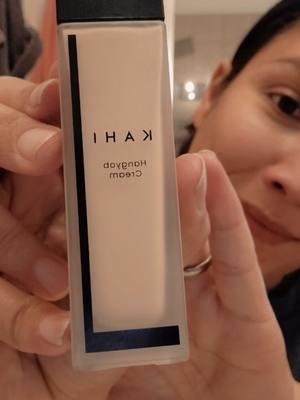 You gotta try this 😊🤗. #kahi #skincare #skincareroutine #spf42 #hangyobcream  #kbeauty #koreanbeauty #lightcoverage #skin #review #beauty #skincare #fyp #makeupreview #tik #tok 