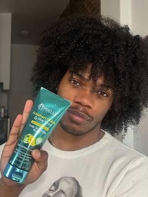 It’s not everyday you find a routine this good for moisturizing your hair up to 5 days. I got a first try of the new Kalahari Melon & Aloe Vera Deep Hydration Collection from @Mielle Organics and it’s safe to say I’m locked in now🤙🏾#miellepartner 