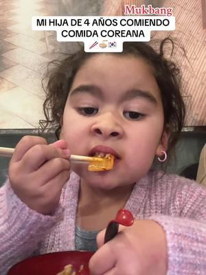 Hechame como mas arrocito, eso asi no me gusta 😂🍜🍚🥢 #toddlersortiktok #mukbang #koreanfood #kimchi #toddlermomsoftiktok #eatingshow #bostoncontentcreator #fyp #viral