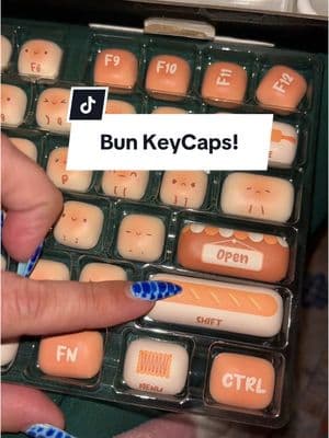 Ah these are the most adorable keycaps ever :3 they are so detailed and so beautiful #keycaps #keycap #GamingSetup #keyboard #keyboardasmr #gamingkeyboard #gamer #GamerGirl 