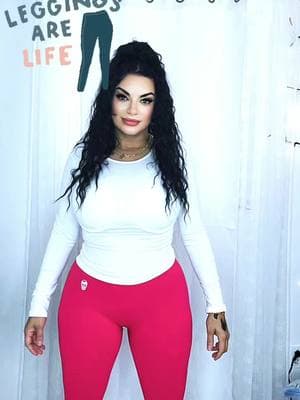 seamless workout leggings.  #leggings #leggingsoftiktok #leg #clotheshaul #gymclothes #licrasdeportivas #licras #TikTokShop 