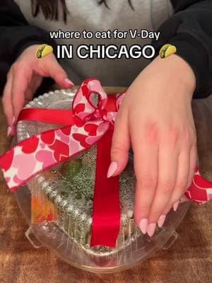 How cute are these taco Valentine’s Day boxes, quesabirria heart shaped platters, and heart tortas themed for Valentine’s Day at @Tacotlán!! Get these until February 16th 😍 #chicagotacos #thingstodoinchicago #ValentinesDay #chicago #tacotlanchicago #chicagorestaurants #quesabirria 