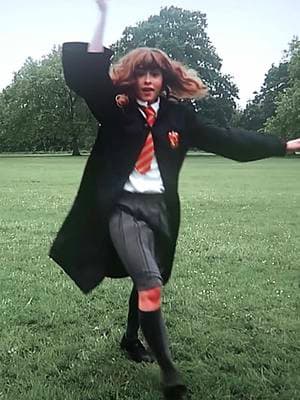 me when i listen to abracadabra                    (radiant cc on my payhip) #hermionedancing #abracadabra #hermioneedit #hermionegranger 