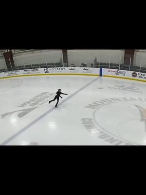 guys I'm swear this is my best jump I SWEARRRR #figureskater #iceskater #skatingrink #risport #jacksonultima #axeljump #edeaicefly #icerink #figureskating  #figureskatingtiktok #iceskatingtiktok #IceSkating #