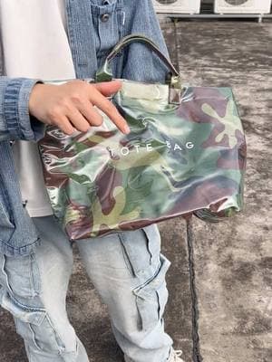 Added this camo tote bag to the tote family #camotote #totebagaesthetic #totebags #bags #letterbag #viralbag #viraltotebag  #TikTokShopLoveAtFirstFind #spotlightfinds