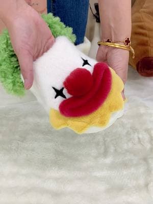 Cutest slippers I’ve ever seen!!!🤡🤡🤡#spotlightfinds #fyp #trendyshoes #viralvideo #slipper #cute #fypシ゚viral #tiktokshopnewyearnewaura #fashion #comfy #fypシ 