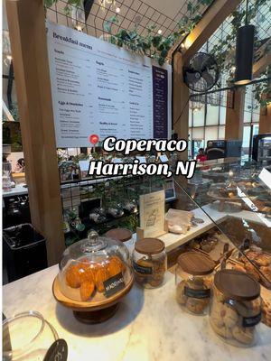 📍Coperaco Harrison. ✨ Un Matcha Latte + Postre= $9.00 y puedes durar todo el tiempo que quieras! ❤️ Ideal si necesitas relajar la mente, respirar otro ambiente o ir a charlar con un amigo! #Foodie #foodienj #newjersey #restaurantlife #coffeshop #harrison 