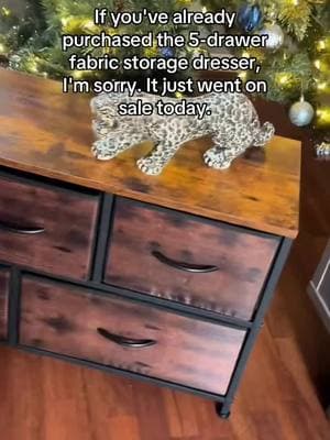 Stay organized with this 5-drawer fabric storage dresser #organization #organize #clothes #dresser #5drawerdresser #organizedhome #homedecor