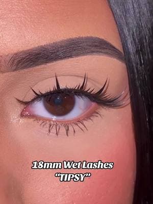 18mm Wet Lashes “TIPSY”, unique designs, only available in our site . Shop link in Bio #striplashes #lashvendor #wholesalelashes #spikelashes #privatelabellashes #wetlashes 