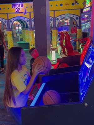 Rain, snow or shine, Arcadia Arcade is the perfect place for nonstop fun! Play classic games like air hockey and skee-ball, or dive into virtual reality, then grab a bite at Graffiti Pizza. 🍕 Join us for Arcadia Happy Hour Monday–Thursday from 7–8 PM and enjoy 50% off arcade games and ice cream!🍦 #CamelbackResort #MyCamelback #FindYourPeak