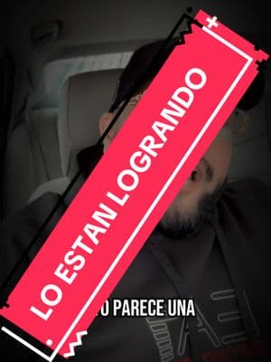 Esto parece una guerra campal tal parece que se nos olvidó cuál era el verdadero objetivo de estas protestas de estas marchas era estar unidos como latinos y pedir no más  discriminación, no  más deportaciones  desgraciadamente los latinos somos los propios enemigos de los latinos queriéndonos destruir unos con otros mientras la élite prepara su siguiente movimiento #motivation #reflexion #imigrantes #unidossomosmas #latinos #latinosunidos #noalaviolencia #latinosenusa #enemigos 