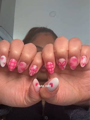 Obsessed with these omg 💕🎀💅🏽#valentinesnails #ValentinesDay #valentinesnailsinspo