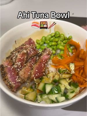 Ahi Tuna Bowls🍣🍱🥢 Tuna rub: Soy sauce, black pepper, pink salt, garlic powder, sugar, black & white sesame seeds Bowl: Sushi grade tuna steak, edamame, carrots, cucumber, white sticky rice, soy sauce & sesame seeds  #foodtiktok #FoodTok #Recipe #easydinner #dinnerrecipe #easydinnerrecipes #tunabowl #ahituna #pokebowl #healthydinner @OLIPOP 