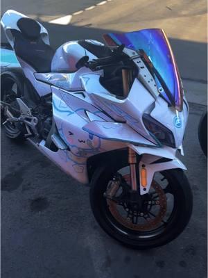 cinnamaroll bike? ~ ~ ~ Code: “Twinkie” @cardosystems  Code: “Twinkie” @ilmracing_official  Code: “Twinkie” @daisukiracing  ~ ~ ~ #yamaha #r6 #600cc #reels #motocontent #yap