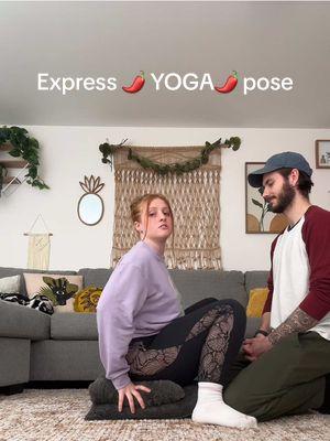 couples *YOGA*: express edition 😈 #stayspicy #keepitspicy #couplesyoga #getontop #education #spicytips #bbpartner 