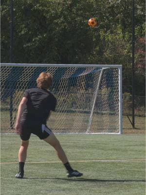 i can’t believe this missed 😳😭 #fyp #freekick #knuckleball #jabulani #football #footballer #Soccer #asmr #satisfying