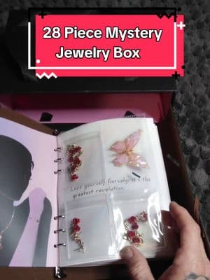 28 Piece Mystery Jewelry Box #mysteryjewlery #28piece #mystery #jewlery #costumejewelry #fancy #tiktokmademebuyit #tiktokmademebuylt #massfollowing🔥🔥 #massfollow #CapCut #CerealCerdik 