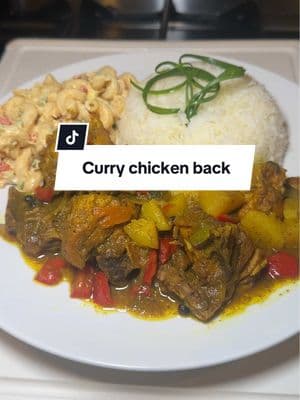 Curried chicken back and plain rice  #jamaicantiktok #jamaicanfood #whiterice #currychicken #curriedchicken #jasminerice 