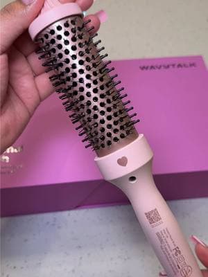 Omg this Wavytalk Valentine’s Day gift set is everything 😍😍 limited stock for a limited time !! #thermalbrush #negativeion #negativeionthermalbrush #ValentinesDay #valentinesdaygift #giftset #giftsetforher 