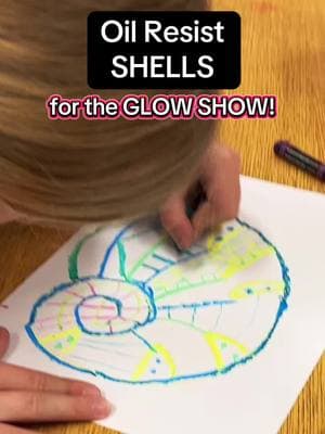 An #easy #oneday art project!  It makes it sooooo easy for kids to paint with watercolor when they first outline everything in oil pastel!   #oilpastels #watercolorpaint #glowshow #nailedit #neonart #artteacher #artist #kidartist #arteducation #artlessonsforkids #blacklight #elementaryteacher #artprojectideas #homeschoolart #shellart #artclass #onedayartlesson @Crayola 