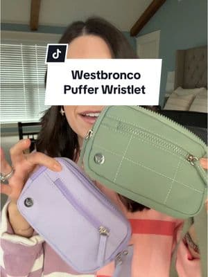 I love these Westbronco puffer wristlet wallets. Perfect gift for someone.  #westbronco #westbroncobag #westbroncowallet #tiktokshoploveatfirstfind #spotlightfinds #wristlet #pufferwristlet #walletforwomen #phoneholder #giftsforwomen #valentinesgiftideas  @WESTBRONCO  