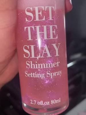 This setting spray keeps my makeup on for up to 16hours and it adds sparkle 💖😍 #fyp #shimmersettingspray #settingspray #settingmakeup #shimmermakeup #rosewater #rosewatersettingspray #glittermakeup #glittersettingspray #glitterspray 