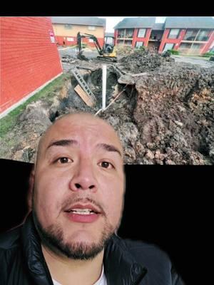 Un trabajador pierde la vida cuando la zanja donde estaba trabajando en los apartamentos stoneriver colapso en Houston Texas #trench #plumbing #shoring #osha #houston #texas #stoneriver #apartaments #bissonnet #noticias 