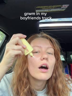 ABSOLUTE CHAOS 😩… I barely made it out of there alive 🤧  Name something more anxiety inducing then doing your makeup in your boyfriends truck (bc of course, the truck is his child and the interior is black) ….. at least its leather so the marks come out easy hehe 💞 Thankfully, it’s not that serious and I’m not that messy (👀) but this is still stressful.  Products: @caliray beauty spf  @Kosas brow gel “auburn” @Kulfi Beauty eye glitter  @Patrick Ta Beauty blush “she’s all that” @milkmakeup mascara @Saie lip liner + gloss gison hair oil #acnepositivity #skinpositivity #makeup #grwm #realskin #poresnotflaws #acne #bodypositive #texturedskin #acnepositive #skinpositive #makeuptutorial #makeuplover