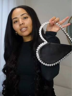 this heart purse from amazon is perfect for valentine’s day and just to have in your closets for a regular day 😍 i just love the rhinestone outline of this purse ! | #amazonpurse #amazonpursefinds #amazonaccessories #amazonbags #amazonfashion #amazonfashionfinds #chynahj  