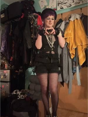 just watched emilia perez… oh #OOTD #fitcheck #alternative #alt #doll #dollymakeup #outfit #outfitinspo #bloomers #goth #lovefool #outfitideas #alternativefashion #altfashion #beret #personalstyle #thrifted 