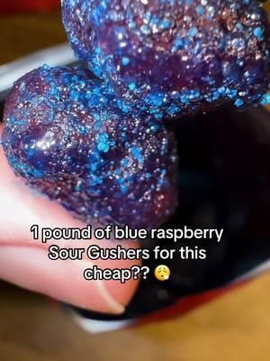 Something about super sour candy makes me happy inside #sourgushers #sourcandy #gushers #eshopx #candytok #sourcandychallange #snacks #candy #snacktok #tiktokmademebuyit 