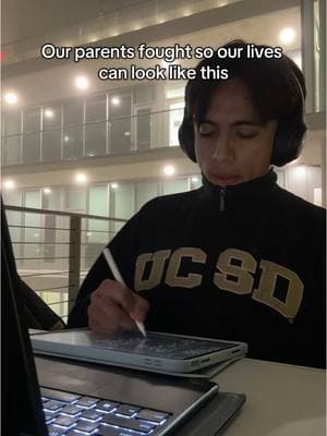 Made this because this isn’t highlighted as much on media, the first gen college students that are juggling so many things right now. Stay safe y’all, we are in this together #latino #firstgenerationstudent #college #university #sipodemos #protest #ice #foryoupage #inspiration #latina #ucsd #fyp #viral #education #rights 