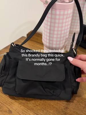 There’s only 100 in stock but still so surprised it’s back. Sells out so quickly #brandymelville #brandybag #shoulderbag #gotopurse #cutepurse #everydaybag #everydaypurse #brandymellville #brandymelvillehaul #pacsun #johngalt #tiktokshopcreatorpicks 