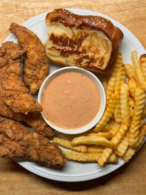 raising canes at home since we spend too much on doordash and we’re too lazy to drive😢 im about to kill my bf with all this fried chicken lately but its okay cuz home cooked = healthy right 😀 these actually turned out really good especially the texas toast 🍞🍞  recipe link: https://erinscozykitchen.com/recipe/raising-canes-recipe-chicken-tenders-texas-toast-sauce/ or find the full detailed recipe on my website 🔗 linked in bio at erinscozykitchen.com!  #raisingcanes #canes #caneschicken #chicken #friedchicken #chickentenders 