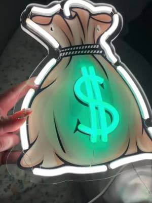 The great bag chase 💰 🏃🏻‍♀️ 💨 #bebesitalecii #fypシ゚viral #bagchase #bag #money #led #neonsign #boymom #kidsdecor 