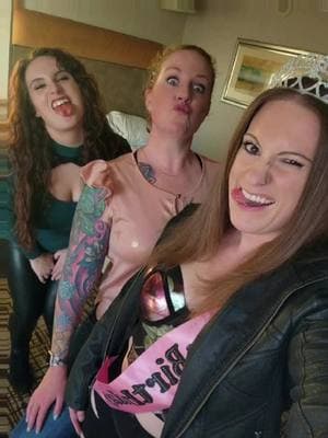 Definitely have the best friend's anyone could ask for! Love you all 💜 #friendshipgoals #friendship #friends #bestiesforever #besties #fypシ゚viral ##fy #colorado #denver #coloradogirl #denvercolorado #coloradothings #coloradocheck #besties4life #bestiegoals #yolo #bestiesfortheresties #redhead #coloradomountains #redheads #redhair #redhairgirl #jeepgirl  #redhairdontcare #wrangler #redheadwithtattoos #jeepwrangler #jeeplife #outtoparty #partyanimals #browneyedgirl #friendgroup 