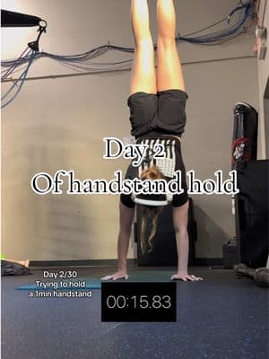 I blinked #handstandhold #calisthenics 