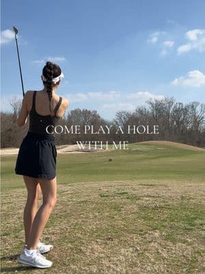 Another missed birdie putt😅 #par #golftiktok #golf #golfgame #womensgolf #womensgolfclothes #ladiesgolf #golfswing #letsgogolfing #taylormadegolf #golfaesthetic 