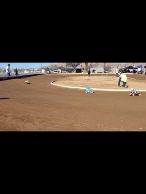 Rc sprit cars at The Dirt in Perris CA #rccar #TheDirt #dirtoval #localhobbyshop #fun #brownracing #sprintcar #oval #dirt #rccars #rcracing #hobby 