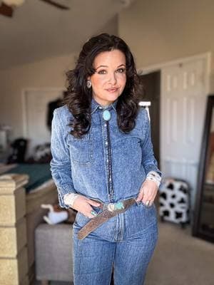 Style My Western Closet 💙 Day 13 Can never go wrong with denim on denim with a 90s feel #cowgirlstyle #90svibe #90scountry #WesternInspo #OOTD #westernfashion #westernootd #fyp 