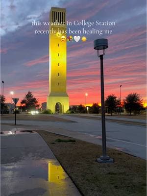 THE SUN IS OUT #collegestation #sunny #summerweather #springsemester #aggieland #tamu #gigem #gigs #texasamuniversity #texasaggies 