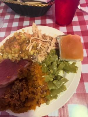 Yall better get to Monas. The food is so good! Eastern Kentucky’s finest right here in Pikeville #whatiatetoday #easternkentucky #pikevilleky #favoritemeal #deathrowmeals #comfortfood #appalachia 